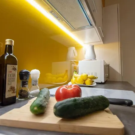 Green Central Studio Apartment