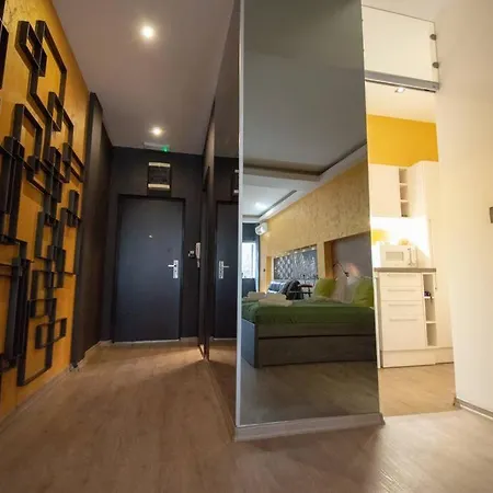 Green Central Studio Apartment Novi Sad